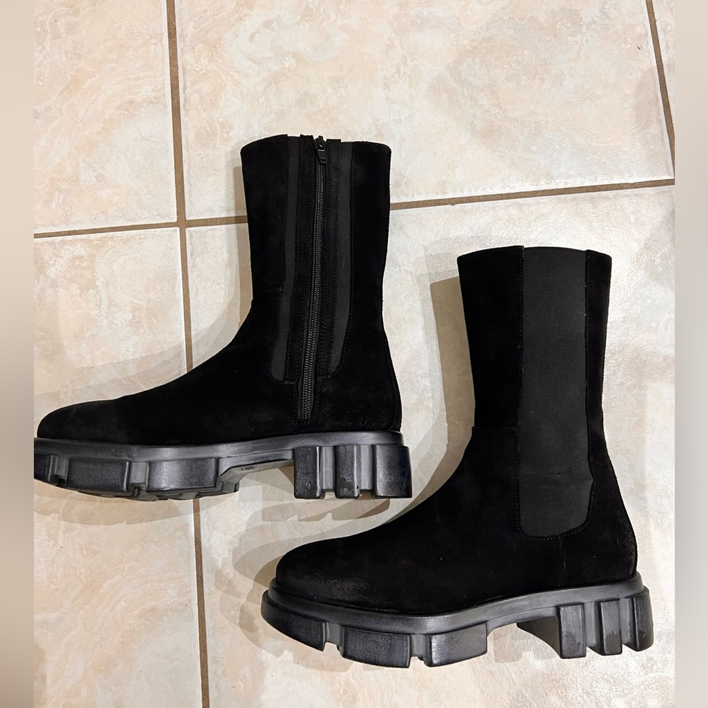 FREE PEOPLE Boots Brooks Lug Sole Chelsea Black Suede Zip Up Pre-owned